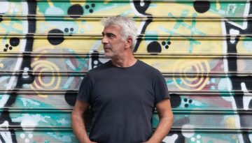 Ο Δημήτρης Μυστακίδης γιορτάζει τα 30 χρόνια του στη μουσική στην Τεχνόπολη Δήμου Αθηναίων
