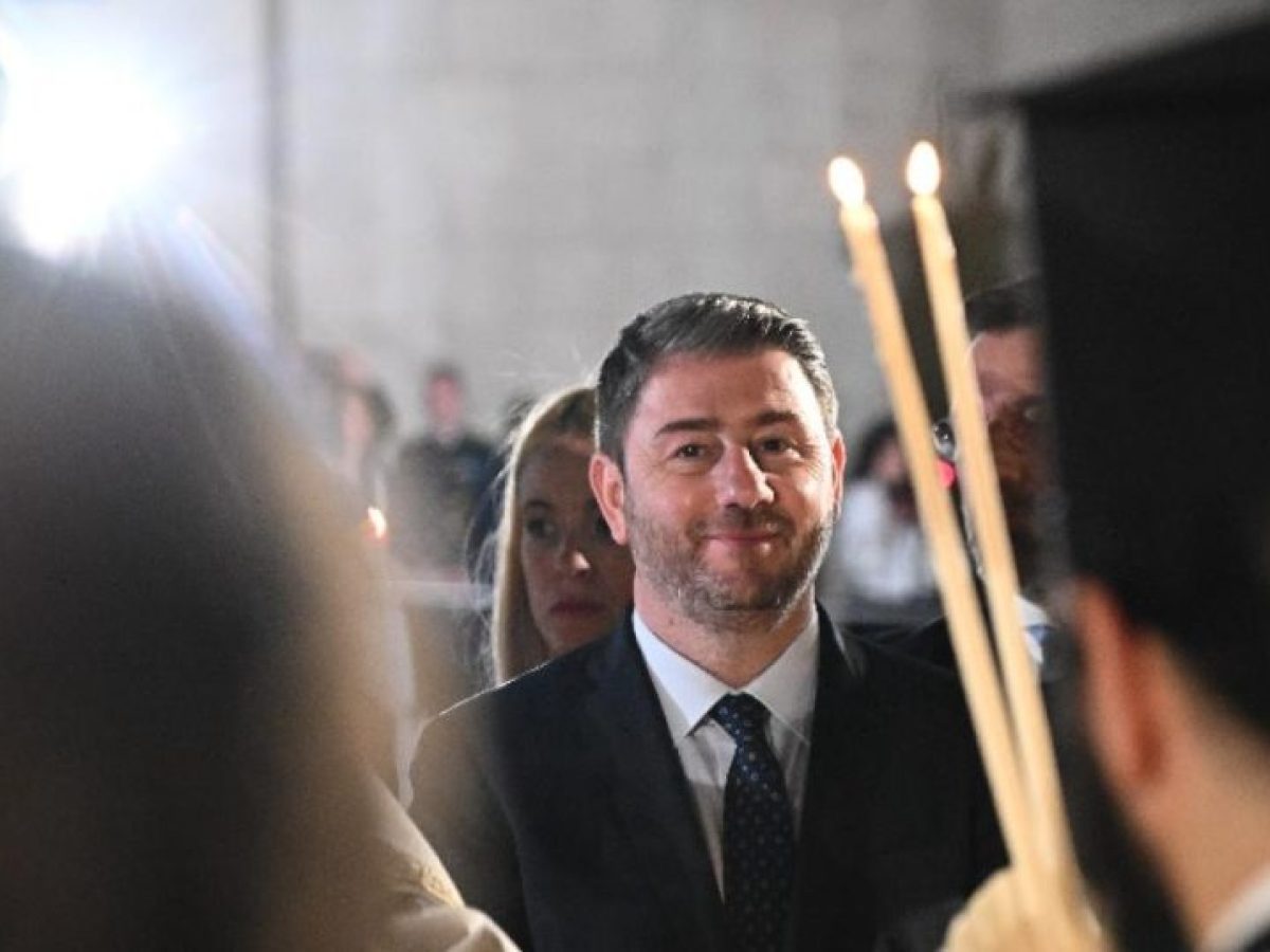 Ο Πρόεδρος του ΠΑΣΟΚ-Κινήματος Αλλαγής στην Αναστάσιμη Ακολουθία στη Μητρόπολη