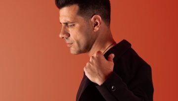 «Όσο Θα Γυρίζει Η Γη»: Η μεγάλη summer tour του Θοδωρή Φέρρη ξεκινά