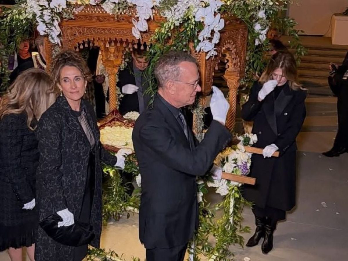 Τομ Χανκς: Σήκωσε τον επιτάφιο και γιόρτασε το Πάσχα στο Χόλιγουντ