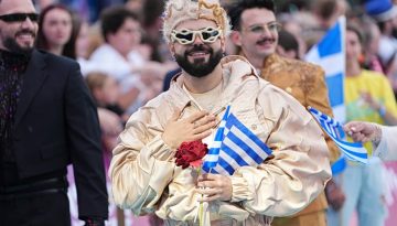 Eurovision: Η απόβαση του Ακύλα στο τιρκουάζ χαλί της Βιέννης