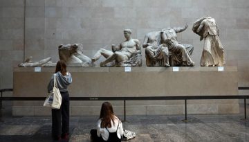 Le Petit Journal: «Η UNESCO επαναφέρει το ζήτημα της επιστροφής των Γλυπτών στην Ελλάδα»