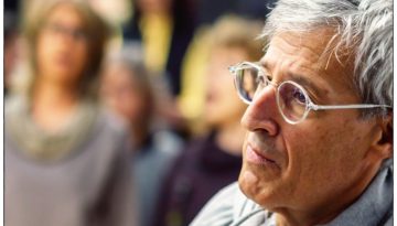 &Gamma;&iota;ώ&rho;&gamma;&omicron;&sigmaf; &Pi;&alpha;&tau;&epsilon;&rho;ά&kappa;&eta;&sigmaf;: &laquo;&hellip;&alpha;&nu;ά&gamma;&kappa;&eta; &nu;&alpha; &mu;&iota;&lambda;ή&sigma;&omega; &gamma;&iota;&alpha; &tau;&omicron;&nu; &kappa;ό&sigma;&mu;&omicron; &mu;&alpha;&sigmaf;&hellip;&raquo;