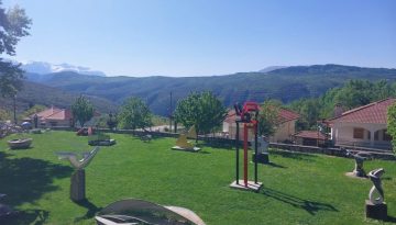 «Γλυπτικής Εγκώμιον» – 18 μαθητές τιμούν τον δάσκαλό τους, Θεόδωρο Παπαγιάννη