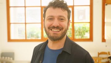 Συμεών Κωστάκογλου: «Η σκληρή πραγματικότητα μάς οδηγεί αναπόφευκτα στο όνειρο…»