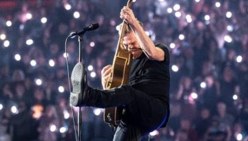 Το «(Everything I Do) I Do It For You» του Bryan Adams παραμένει στην κορυφή του YouTube
