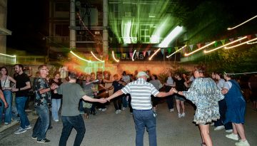 Από το πανηγύρι στο σήμερα: Οι διοργανωτές του φεστιβάλ ΑΧΟΣ μιλούν για παράδοση, TikTok και συλλογική εμπειρία