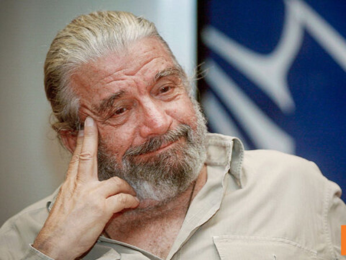 Ά&gamma;&gamma;&epsilon;&lambda;&omicron;&sigmaf; &Alpha;&nu;&tau;&omega;&nu;ό&pi;&omicron;&upsilon;&lambda;&omicron;&sigmaf;: &Epsilon;&rho;&omega;&tau;&epsilon;ύ&tau;&eta;&kappa;&epsilon; &tau;&omicron; &theta;έ&alpha;&tau;&rho;&omicron;, &upsilon;&pi;&eta;&rho;έ&tau;&eta;&sigma;&epsilon; &tau;&omicron;&nu; &kappa;&iota;&nu;&eta;&mu;&alpha;&tau;&omicron;&gamma;&rho;ά&phi;&omicron;, &tau;&omicron;&nu; &alpha;&gamma;ά&pi;&eta;&sigma;&alpha;&nu; &alpha;&pi;ό &tau;&eta;&nu; &tau;&eta;&lambda;&epsilon;ό&rho;&alpha;&sigma;&eta;