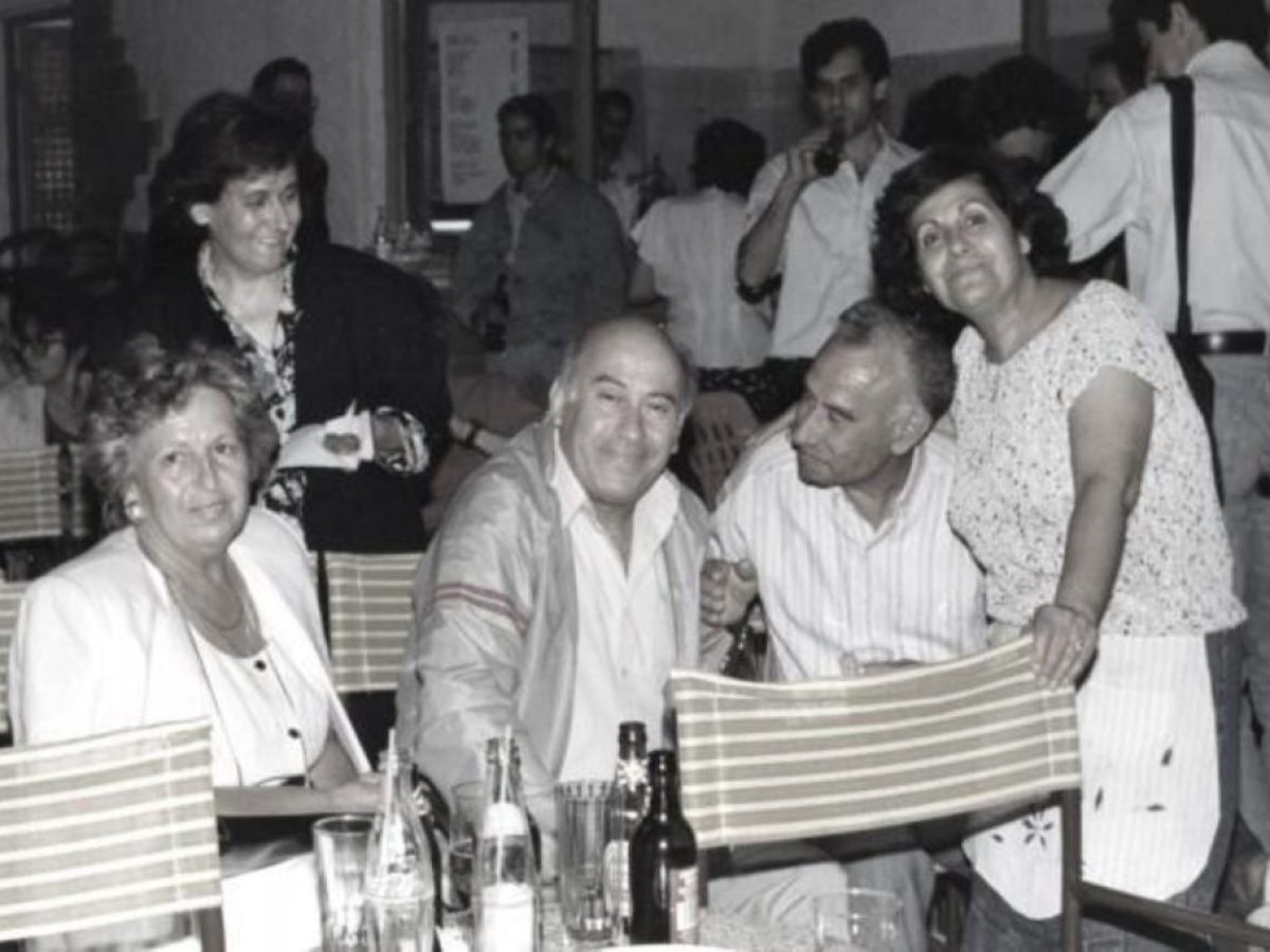 &Tau;&iota;&mu;&eta;&tau;&iota;&kappa;ή &epsilon;&kappa;&delta;ή&lambda;&omega;&sigma;&eta; &sigma;&epsilon; &mu;&iota;&alpha; &Lambda;έ&sigma;&chi;&eta; &pi;&omicron;&upsilon; έ&gamma;&rho;&alpha;&psi;&epsilon; &iota;&sigma;&tau;&omicron;&rho;ί&alpha; &mu;&epsilon; &tau;&eta; &delta;&rho;&alpha;&sigma;&tau;&eta;&rho;&iota;ό&tau;&eta;&tau;ά &tau;&eta;&sigmaf;