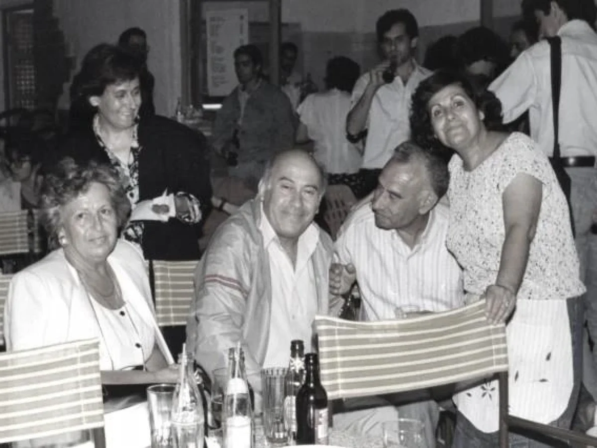 &Sigma;&iota;&nu;έ &Pi;&alpha;&rho;ά&delta;&epsilon;&iota;&sigma;&omicron;&sigmaf;- &Kappa;&omicron;&rho;&upsilon;&delta;&alpha;&lambda;&lambda;ό&sigmaf;: 40 + 1 &chi;&rho;ό&nu;&iota;&alpha; &tau;&eta;&sigmaf; &Kappa;&iota;&nu;&eta;&mu;&alpha;&tau;&omicron;&gamma;&rho;&alpha;&phi;&iota;&kappa;ή&sigmaf; &Lambda;έ&sigma;&chi;&eta;&sigmaf;  | &Tau;&Omicron; &Beta;&Eta;&Mu;&Alpha;