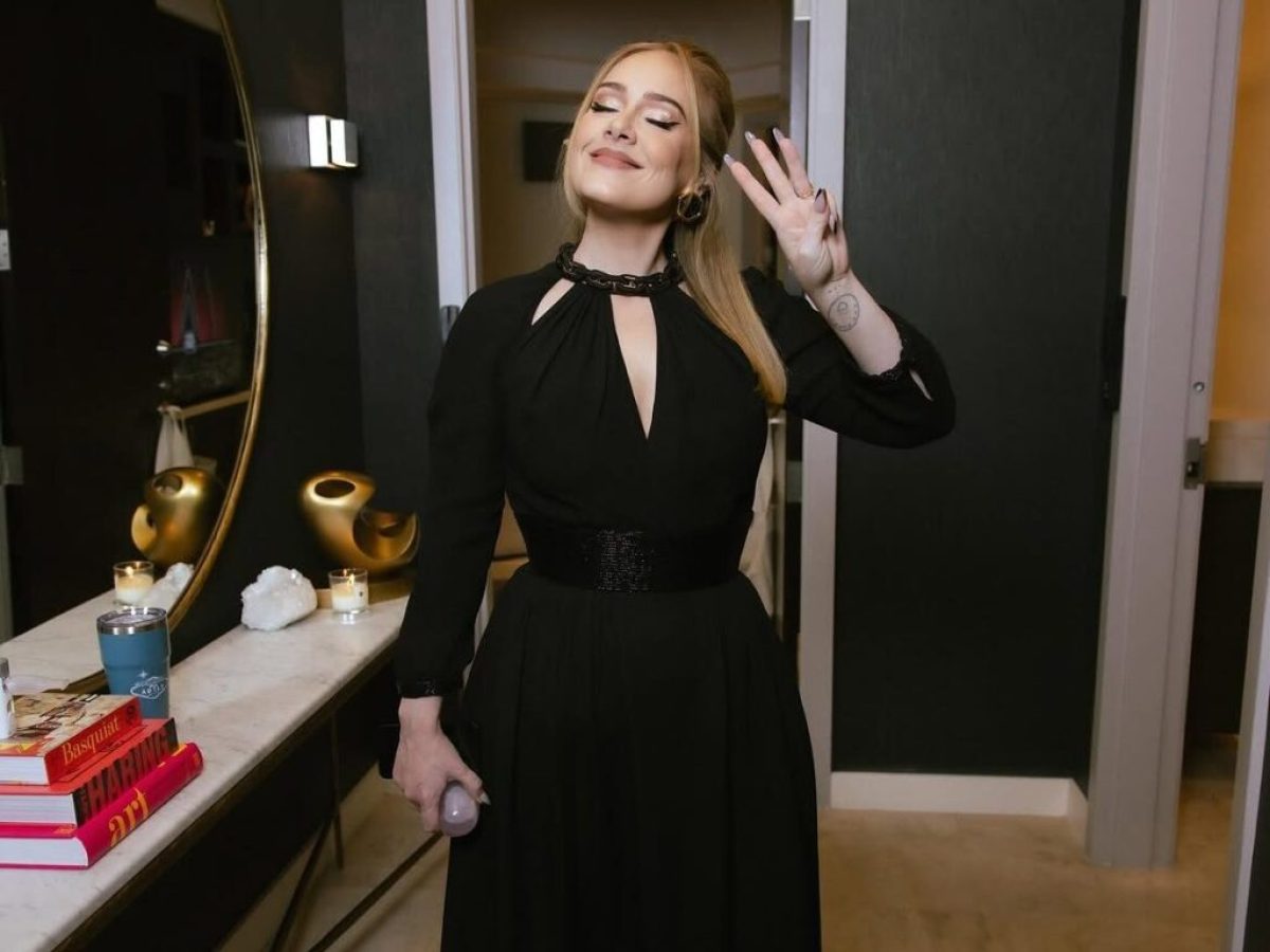 Η Adele αποθέωσε τον Bad Bunny και οι fans λάτρεψαν την αντίδρασή της