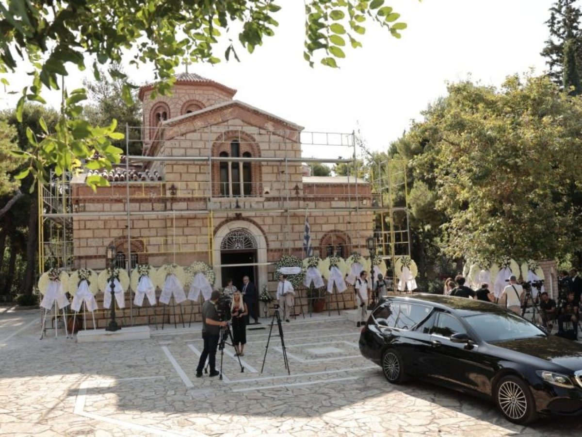 Μαίρη Λίντα: Το τελευταίο «αντίο» στη σπουδαία τραγουδίστρια