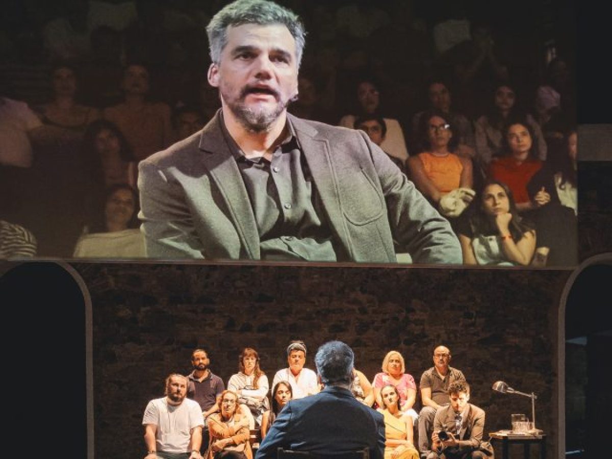 “A TRIAL” της Κριστιάν Ζαταΐ με αφετηρία το έργο του Χένρικ Ίψεν – Η Πειραιώς 260 μετατρέπεται σε ανοιχτό πεδίο πολιτικής διαπραγμάτευσης