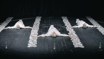 &Phi;&epsilon;&sigma;&tau;&iota;&beta;ά&lambda; &Alpha;&theta;&eta;&nu;ώ&nu; &Epsilon;&pi;&iota;&delta;&alpha;ύ&rho;&omicron;&upsilon; 2026: The Shadows, &tau;&eta;&sigmaf; Afsaneh Mahian &sigma;&tau;&eta;&nu; &Pi;&epsilon;&iota;&rho;&alpha;&iota;ώ&sigmaf; 260 | CultureNow.gr
