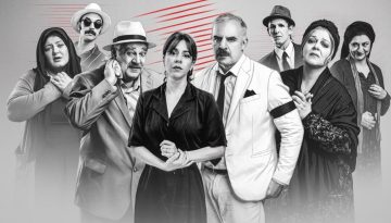 &laquo;&Chi;ά&sigma;&alpha;&mu;&epsilon; &tau;&eta; &Theta;&epsilon;ί&alpha; &Sigma;&tau;&omicron;&pi;&raquo;: &Tau;&omicron; &theta;&epsilon;&alpha;&tau;&rho;&iota;&kappa;ό &kappa;ό&sigma;&mu;&eta;&mu;&alpha; &tau;&omicron;&upsilon; &Gamma;&iota;ώ&rho;&gamma;&omicron;&upsilon; &Delta;&iota;&alpha;&lambda;&epsilon;&gamma;&mu;έ&nu;&omicron;&upsilon; &sigma;&upsilon;&nu;&epsilon;&chi;ί&zeta;&epsilon;&iota; &mu;&epsilon; &pi;&epsilon;&rho;&iota;&omicron;&delta;&epsilon;ί&alpha; &sigma;&epsilon; ό&lambda;&eta; &tau;&eta;&nu; &Epsilon;&lambda;&lambda;ά&delta;&alpha;