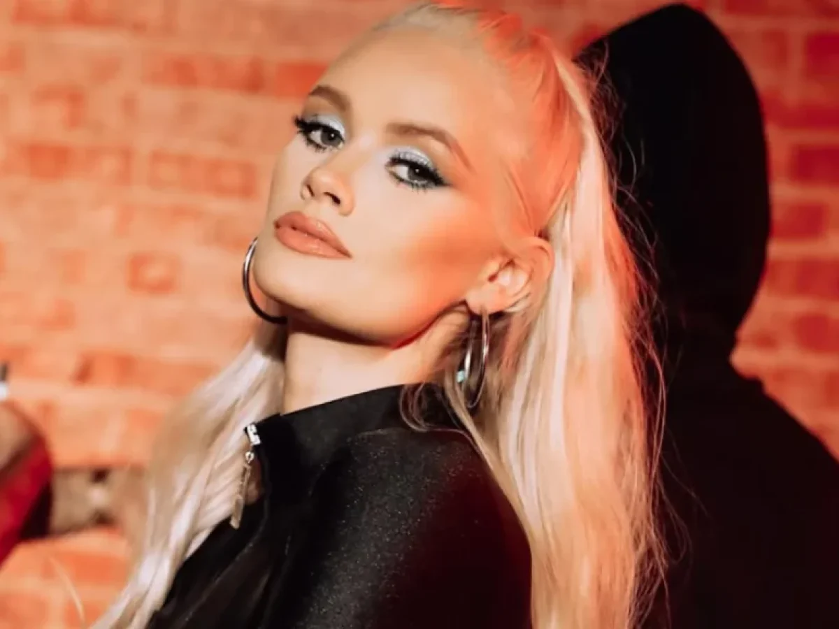 Λόρεν Μπένετ: Πέθανε στα 37 της η τραγουδίστρια του «Party Rock Anthem»