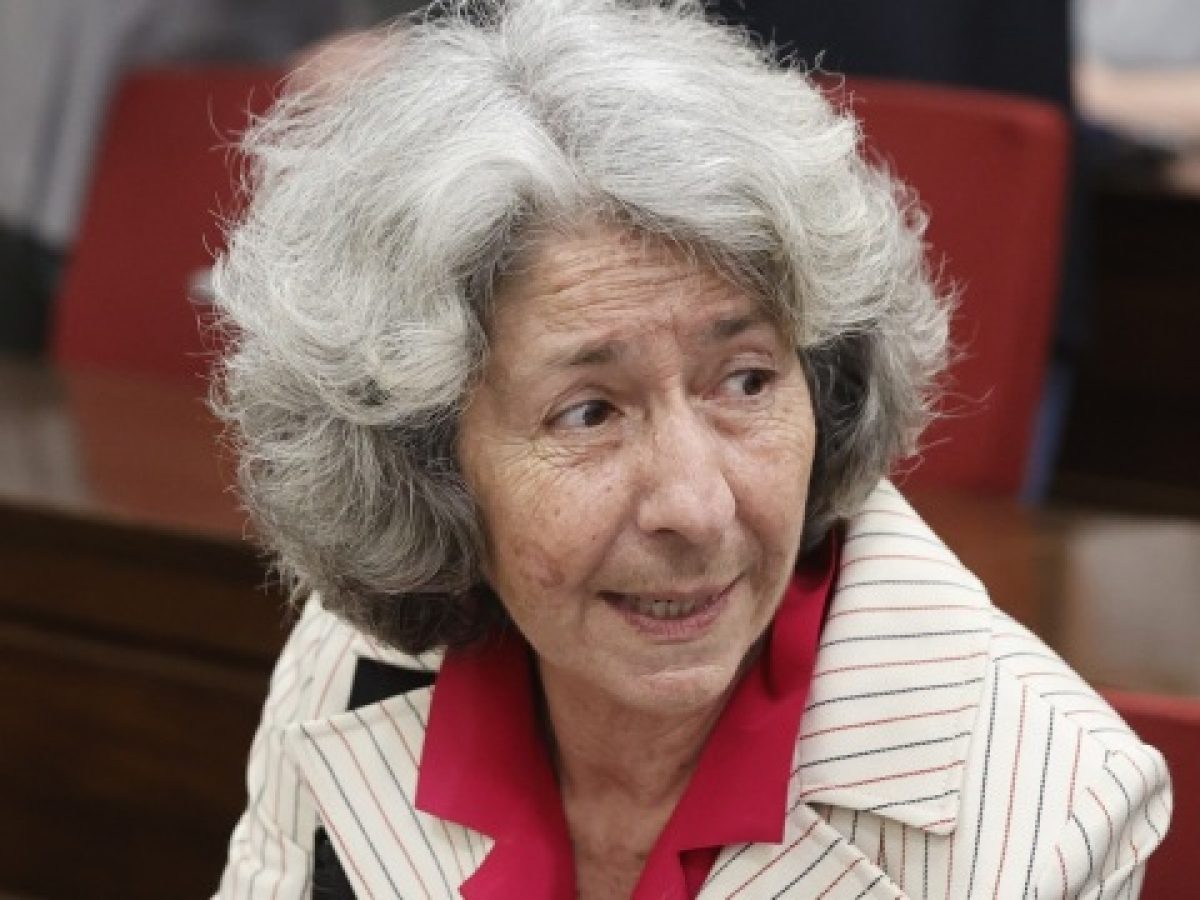 «Ο πατέρας μου δεν έγραψε ποίηση για να έχω εγώ προίκα»: Η νέα αιχμή της Έρης Ρίτσου για τον Γιώργο Χατζιδάκι