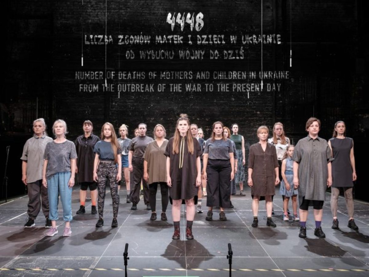 Mothers – A Song for Wartime, της Μάρτα Γκόρνιτσκα στο Μικρό Θέατρο Αρχαίας Επιδαύρου | CultureNow.gr