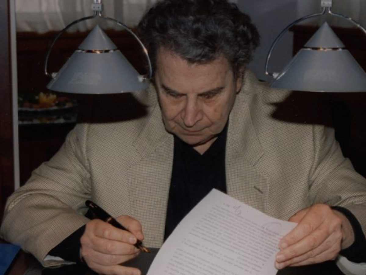 «Μίκης Θεοδωράκης, η μνήμη στην ψηφιακή εποχή»: Περιοδεύουσα έκθεση για τον μεγάλο συνθέτη στο Μουσείο Βιομηχανικής Ελαιουργίας Λέσβου