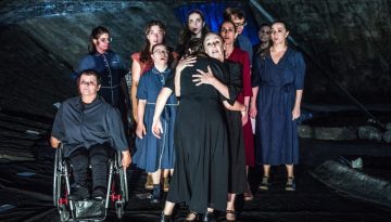 &Mu;&iota;&alpha; &xi;&epsilon;&chi;&omega;&rho;&iota;&sigma;&tau;ή &sigma;&kappa;&eta;&nu;&iota;&kappa;ή &alpha;&nu;ά&gamma;&nu;&omega;&sigma;&eta; &gamma;&iota;&alpha; &tau;&omicron; &pi;&alpha;&rho;ά&lambda;&omicron;&gamma;&omicron; &tau;&omicron;&upsilon; &pi;&omicron;&lambda;έ&mu;&omicron;&upsilon; &mu;έ&sigma;&alpha; &alpha;&pi;ό &tau;&omicron; &phi;ί&lambda;&tau;&rho;&omicron; &tau;&omicron;&upsilon; &theta;&eta;&lambda;&upsilon;&kappa;&omicron;ύ &sigma;ώ&mu;&alpha;&tau;&omicron;&sigmaf;