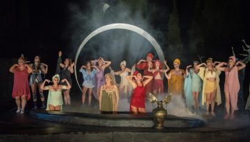 &Lambda;&upsilon;&sigma;&iota;&sigma;&tau;&rho;ά&tau;&eta;, &tau;&omicron;&upsilon; &Alpha;&rho;&iota;&sigma;&tau;&omicron;&phi;ά&nu;&eta; &sigma;&epsilon; &sigma;&kappa;&eta;&nu;&omicron;&theta;&epsilon;&sigma;ί&alpha; &Alpha;&sigma;&tau;έ&rho;&iota;&omicron;&upsilon; &Pi;&epsilon;&lambda;&tau;έ&kappa;&eta; &sigma;&tau;&omicron; &Phi;&epsilon;&sigma;&tau;&iota;&beta;ά&lambda; &Alpha;&theta;&eta;&nu;ώ&nu; &Epsilon;&pi;&iota;&delta;&alpha;ύ&rho;&omicron;&upsilon; 2026 | CultureNow.gr