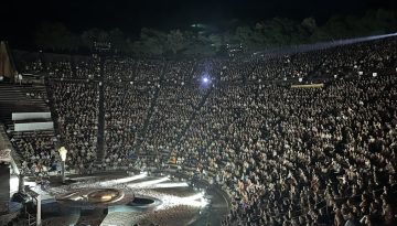 &Alpha;&rho;&chi;&alpha;ί&omicron; &Theta;έ&alpha;&tau;&rho;&omicron; &Epsilon;&pi;&iota;&delta;&alpha;ύ&rho;&omicron;&upsilon;: &Alpha;&pi;&omicron;&theta;έ&omega;&sigma;&eta; &gamma;&iota;&alpha; &tau;&eta;&nu; &laquo;&Lambda;&upsilon;&sigma;&iota;&sigma;&tau;&rho;ά&tau;&eta;&raquo;