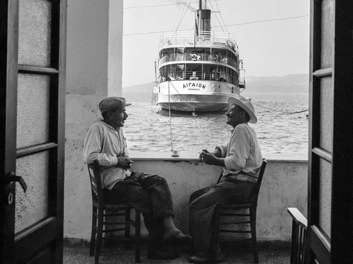 Ανάμεσα στις βουτιές βάλτε και λίγη τέχνη