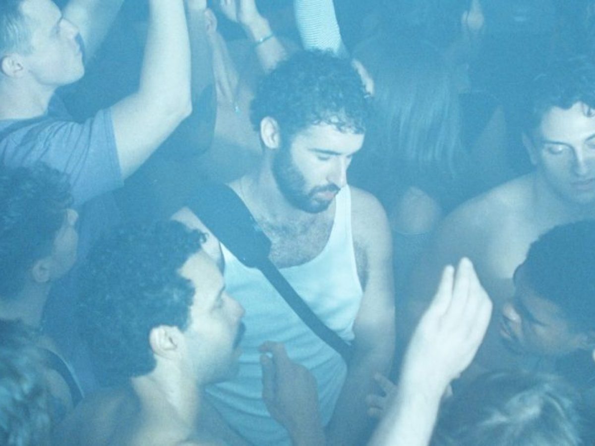 «Club Kid»: Η μεγάλη έκπληξη των φετινών Καννών και μια από τις καθοριστικές ταινίες του 2026 μόλις απέκτησε το πρώτο της τρέιλερ