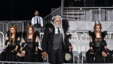 &Beta;ά&kappa;&chi;&epsilon;&sigmaf;, &tau;&omicron;&upsilon; &Epsilon;&upsilon;&rho;&iota;&pi;ί&delta;&eta; &sigma;&epsilon; &sigma;&kappa;&eta;&nu;&omicron;&theta;&epsilon;&sigma;ί&alpha; &Gamma;&iota;ά&beta;&omicron;&rho; &Gamma;&kappa;ά&rho;&nu;&tau;&epsilon;&phi; &sigma;&tau;&omicron; &Delta;&eta;&mu;&omicron;&tau;&iota;&kappa;ό &Theta;έ&alpha;&tau;&rho;&omicron; &Lambda;&upsilon;&kappa;&alpha;&beta;&eta;&tau;&tau;&omicron;ύ | CultureNow.gr