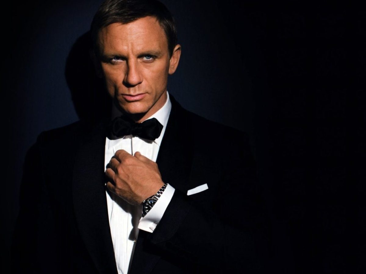 James Bond: &Omicron; Steven Knight &epsilon;&pi;&iota;&beta;&epsilon;&beta;&alpha;&iota;ώ&nu;&epsilon;&iota; ό&tau;&iota; &omicron; &nu;έ&omicron;&sigmaf; 007 έ&chi;&epsilon;&iota; &epsilon;&pi;&iota;&lambda;&epsilon;&gamma;&epsilon;ί