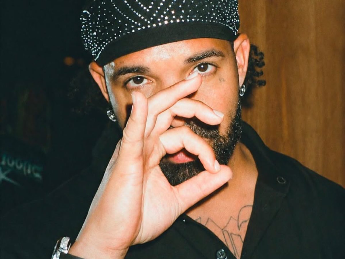 Drake: &Tau;&omicron; &laquo;ICEMAN&raquo; &sigma;&pi;ά&epsilon;&iota; &tau;&omicron; &rho;&epsilon;&kappa;ό&rho; &tau;&omicron;&upsilon; &laquo;Take care&raquo; &kappa;&alpha;&iota; &gamma;&rho;ά&phi;&epsilon;&iota; &iota;&sigma;&tau;&omicron;&rho;ί&alpha; &sigma;&tau;&alpha; charts