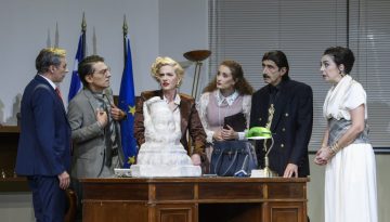 &Eta; &Kappa;&alpha;&rho;&upsilon;ά&tau;&iota;&delta;&alpha; &epsilon;&pi;&iota;&sigma;&tau;&rho;έ&phi;&epsilon;&iota;: &Kappa;&alpha;&iota; &gamma;ί&nu;&epsilon;&tau;&alpha;&iota; &tau;&omicron; &alpha;&pi;ό&lambda;&upsilon;&tau;&omicron; &pi;&rho;&omicron;&epsilon;&kappa;&lambda;&omicron;&gamma;&iota;&kappa;ό ό&pi;&lambda;&omicron;