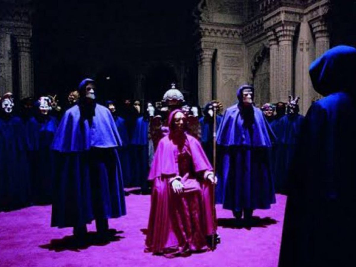 &Sigma;&upsilon;&nu;&omega;&mu;&omicron;&sigma;&iota;&omicron;&lambda;ό&gamma;&omicron;&iota;  &epsilon;&nu;&omega;&theta;&epsilon;ί&tau;&epsilon;: &Tau;&omicron; cut &tau;&omicron;&upsilon; &laquo;Eyes Wide Shut&raquo; &pi;&omicron;&upsilon; &epsilon;ί&delta;&alpha;&mu;&epsilon; &tau;&omicron; 1999 ή&tau;&alpha;&nu; &tau;&omicron; &pi;&lambda;ή&rho;&epsilon;&sigmaf; ό&rho;&alpha;&mu;&alpha; &tau;&omicron;&upsilon; &Kappa;&iota;&omicron;ύ&mu;&pi;&rho;&iota;&kappa;