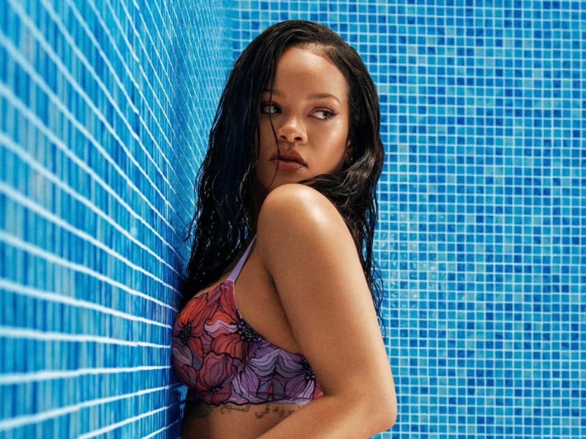 Rihanna: &Pi;ώ&sigmaf; &kappa;&alpha;&tau;ά&phi;&epsilon;&rho;&epsilon; &nu;&alpha; &gamma;&rho;ά&psi;&epsilon;&iota; &iota;&sigma;&tau;&omicron;&rho;ί&alpha; &sigma;&tau;&omicron; Spotify &chi;&omega;&rho;ί&sigmaf; &nu;έ&omicron; album
