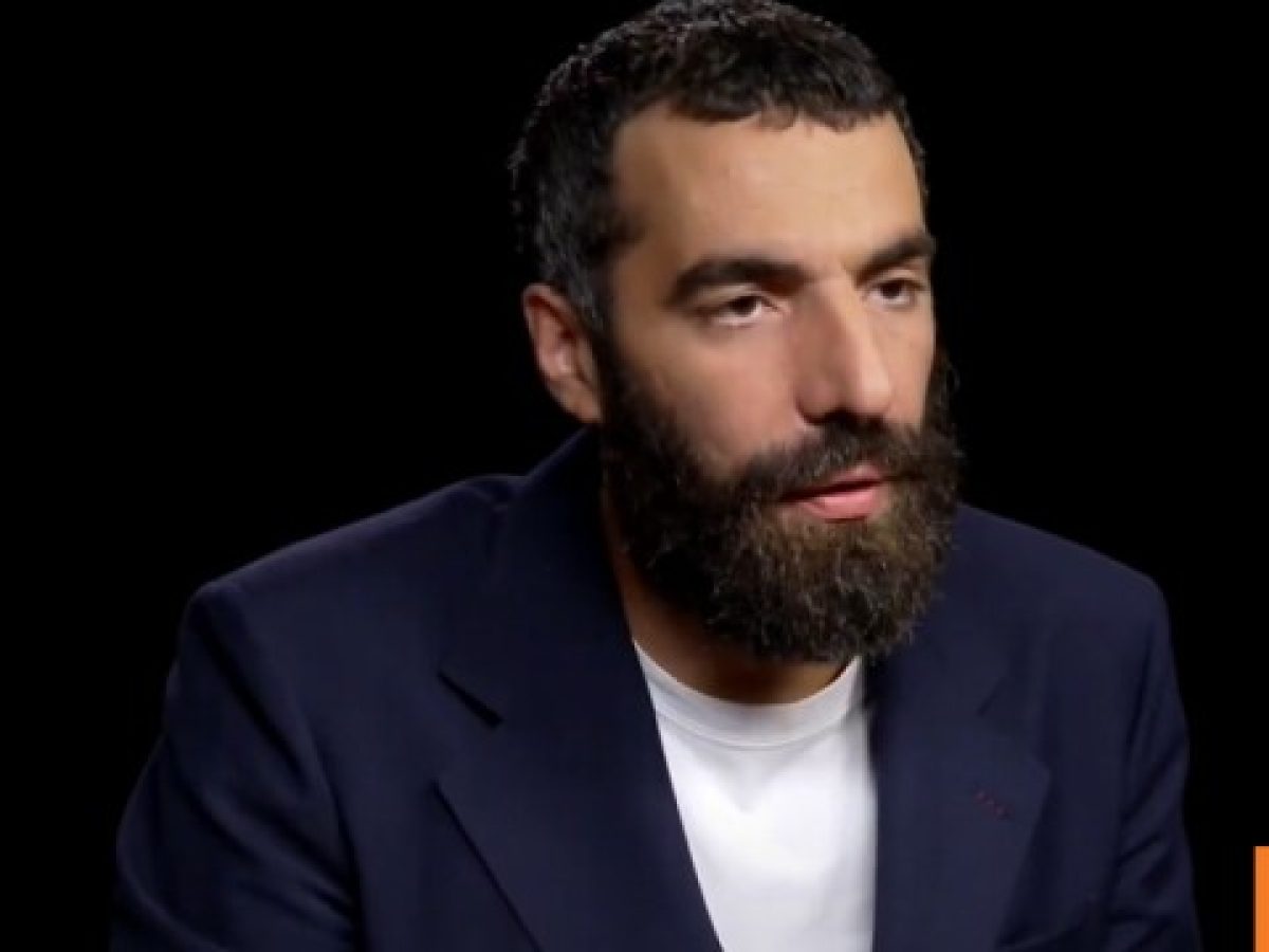 &Rho;&omicron;&mu;έ&nu; &Gamma;&alpha;&beta;&rho;ά&sigmaf;: &Sigma;&upsilon;&nu;ά&nu;&tau;&eta;&sigma;&eta; &mu;&epsilon; &tau;&omicron; &epsilon;&lambda;&lambda;&eta;&nu;&iota;&kappa;ό &kappa;&omicron;&iota;&nu;ό &sigma;&tau;&eta; &Sigma;&tau;έ&gamma;&eta; &tau;&omicron;&upsilon; &Iota;&delta;&rho;ύ&mu;&alpha;&tau;&omicron;&sigmaf; &Omega;&nu;ά&sigma;&eta;
