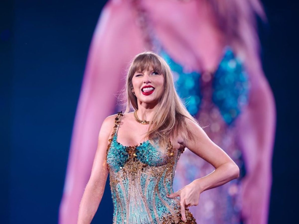 Taylor Swift: &Eta; &sigma;&tau;&iota;&lambda;&iota;&sigma;&tau;&iota;&kappa;ή &lambda;&epsilon;&pi;&tau;&omicron;&mu;έ&rho;&epsilon;&iota;&alpha; &pi;&omicron;&upsilon; &laquo;&pi;&rho;ό&delta;&omega;&sigma;&epsilon;&raquo; &tau;&alpha; &mu;&omicron;&upsilon;&sigma;&iota;&kappa;ά &tau;&eta;&sigmaf; &sigma;&chi;έ&delta;&iota;&alpha;