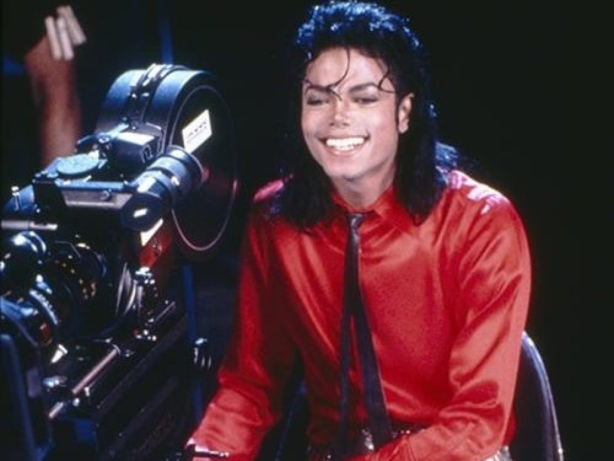 &Omicron; Michael Jackson &gamma;&rho;ά&phi;&epsilon;&iota; &xi;&alpha;&nu;ά &iota;&sigma;&tau;&omicron;&rho;ί&alpha;: 6 &tau;&rho;&alpha;&gamma;&omicron;ύ&delta;&iota;&alpha; &tau;&omicron;&upsilon; &xi;&epsilon;&pi;έ&rho;&alpha;&sigma;&alpha;&nu; &tau;&omicron; 1 &delta;&iota;&sigma;. streams &sigma;&tau;&omicron; Spotify