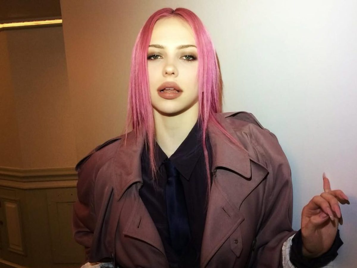 AD&Eacute;LA: &Pi;ώ&sigmaf; &tau;&omicron; &laquo;Nicole Kidman&raquo; έ&gamma;&iota;&nu;&epsilon; &tau;&omicron; soundtrack &tau;&eta;&sigmaf; Paris Fashion Week