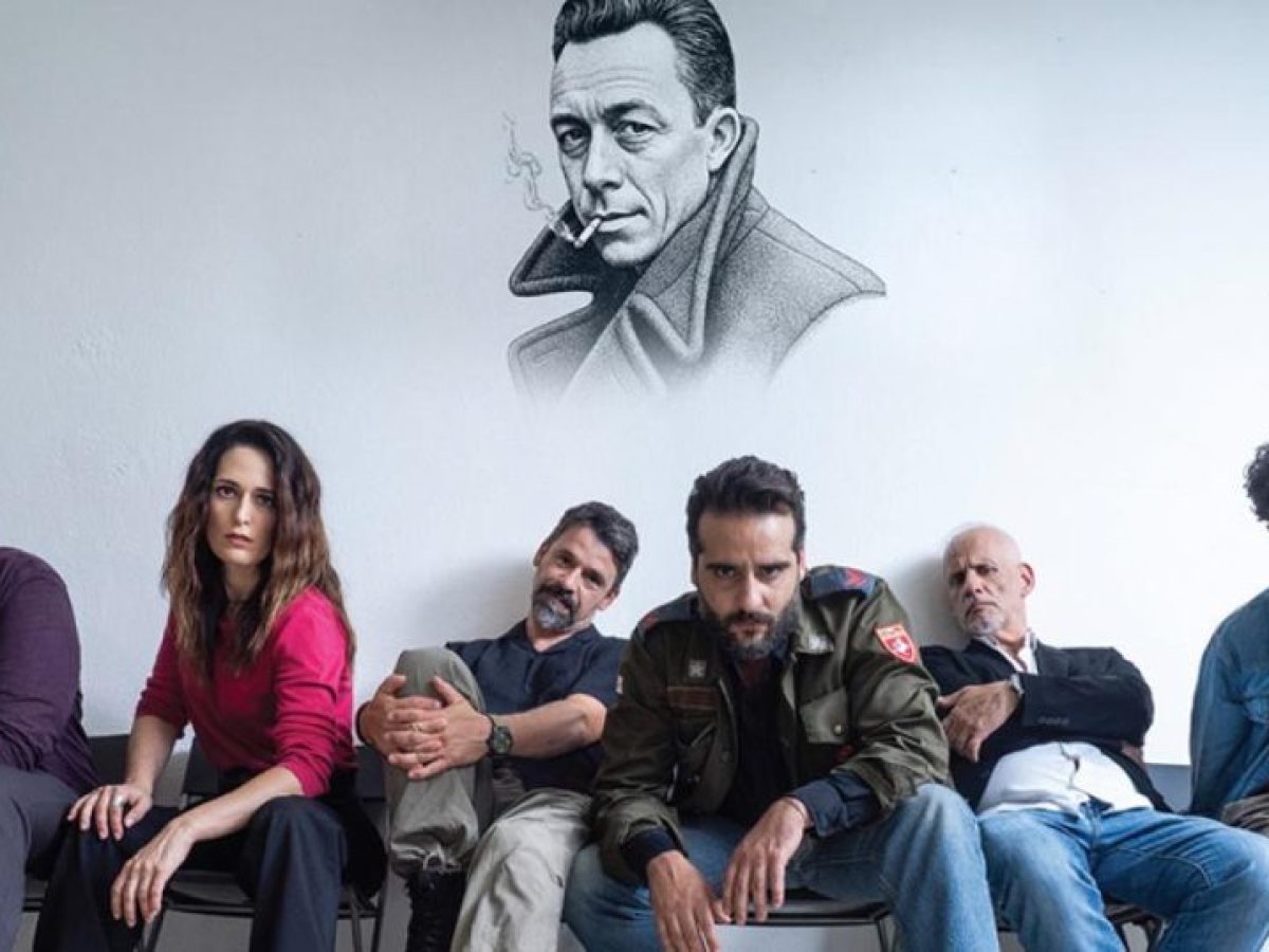 &laquo;&Omicron;&iota; &Delta;ί&kappa;&alpha;&iota;&omicron;&iota;&raquo; &tau;&omicron;&upsilon; &Alpha;&lambda;&mu;&pi;έ&rho; &Kappa;&alpha;&mu;ύ &sigma;&tau;&omicron; &Theta;έ&alpha;&tau;&rho;&omicron; &Alpha;&pi;&omicron;&theta;ή&kappa;&eta; | Lykavitos.gr