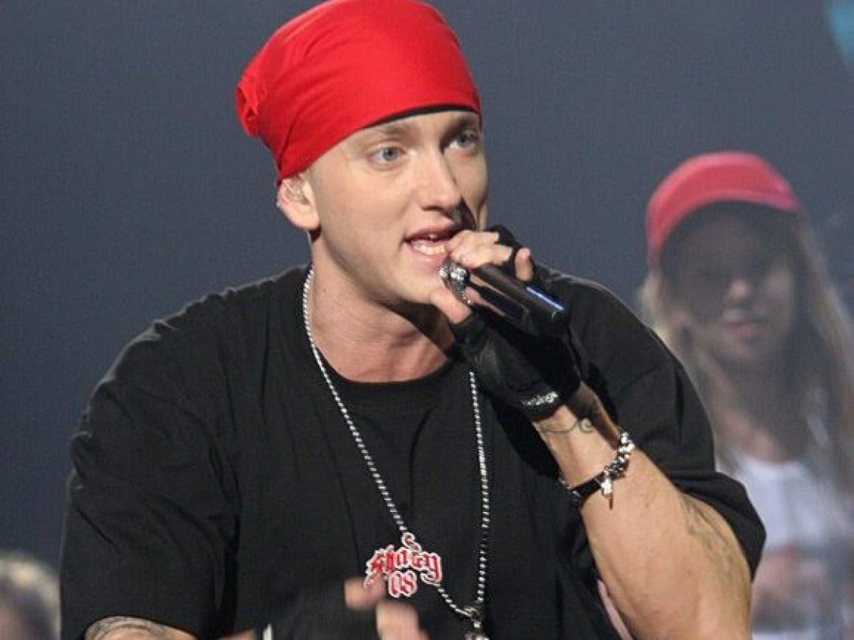 &Tau;&omicron; &nu;έ&omicron; album &tau;&omicron;&upsilon; Eminem &epsilon;ί&nu;&alpha;&iota; &pi;&iota;&omicron; &kappa;&omicron;&nu;&tau;ά &alpha;&pi;&rsquo; ό&sigma;&omicron; &nu;&omicron;&mu;ί&zeta;&epsilon;&iota;&sigmaf; &ndash; &Tau;&iota; &alpha;&pi;&omicron;&kappa;ά&lambda;&upsilon;&psi;&epsilon; &omicron; 50 Cent