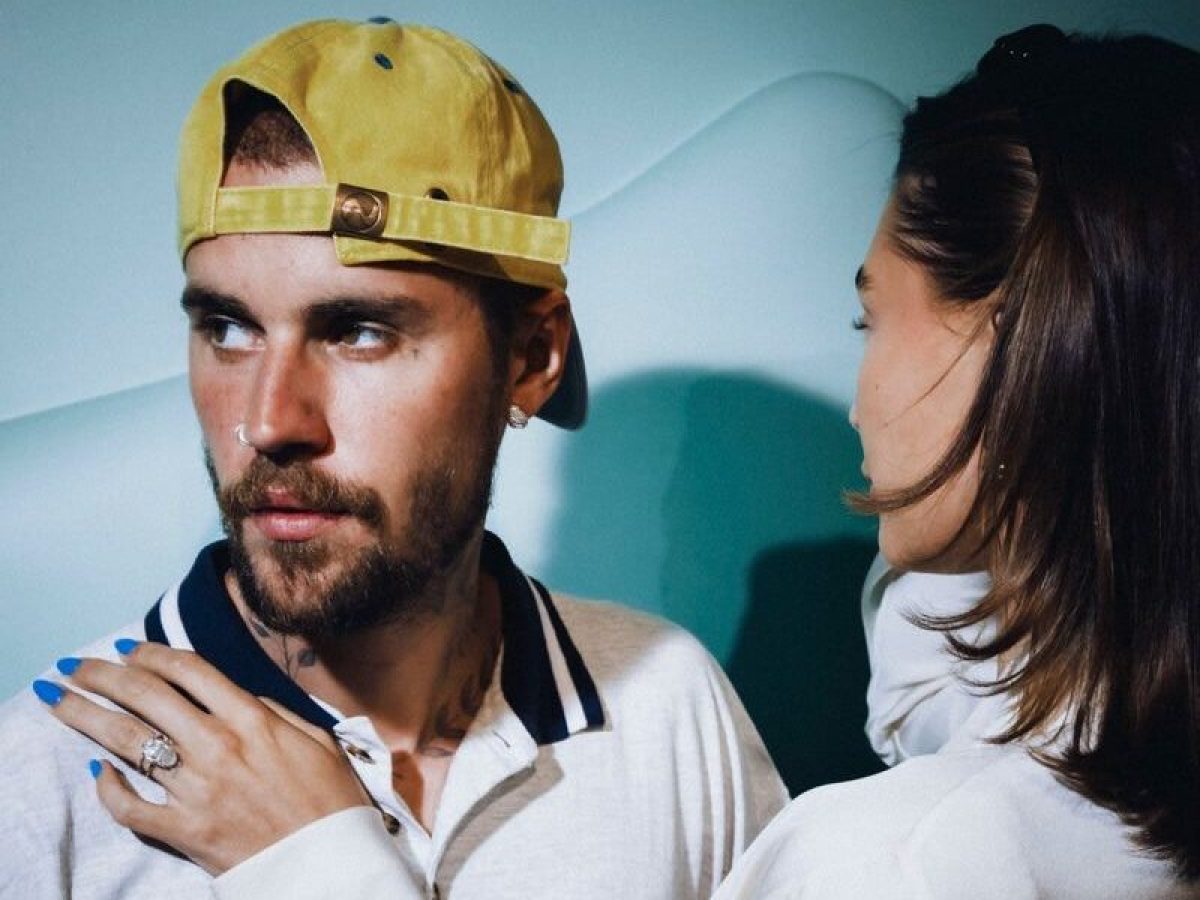 Justin Bieber: &Tau;&omicron; &laquo;Daisies&raquo; &sigma;&alpha;&rho;ώ&nu;&epsilon;&iota; &sigma;&tau;&omicron; Spotify &ndash; &Eta; &epsilon;&pi;ί&delta;&omicron;&sigma;&eta; &pi;&omicron;&upsilon; &tau;&omicron;&nu; &phi;έ&rho;&nu;&epsilon;&iota; &delta;ί&pi;&lambda;&alpha; &sigma;&tau;&eta; Rihanna
