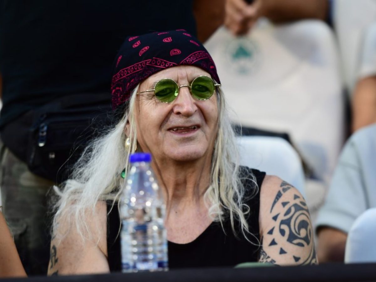 &Omicron; &Kappa;&alpha;&rho;&beta;έ&lambda;&alpha;&sigmaf; &epsilon;&pi;&alpha;&nu;έ&rho;&chi;&epsilon;&tau;&alpha;&iota; &kappa;&alpha;&iota; &laquo;&xi;&epsilon;&sigma;&pi;&alpha;&theta;ώ&nu;&epsilon;&iota;&raquo; &kappa;&alpha;&tau;ά &tau;&eta;&sigmaf; &Beta;ί&sigma;&sigma;&eta;!