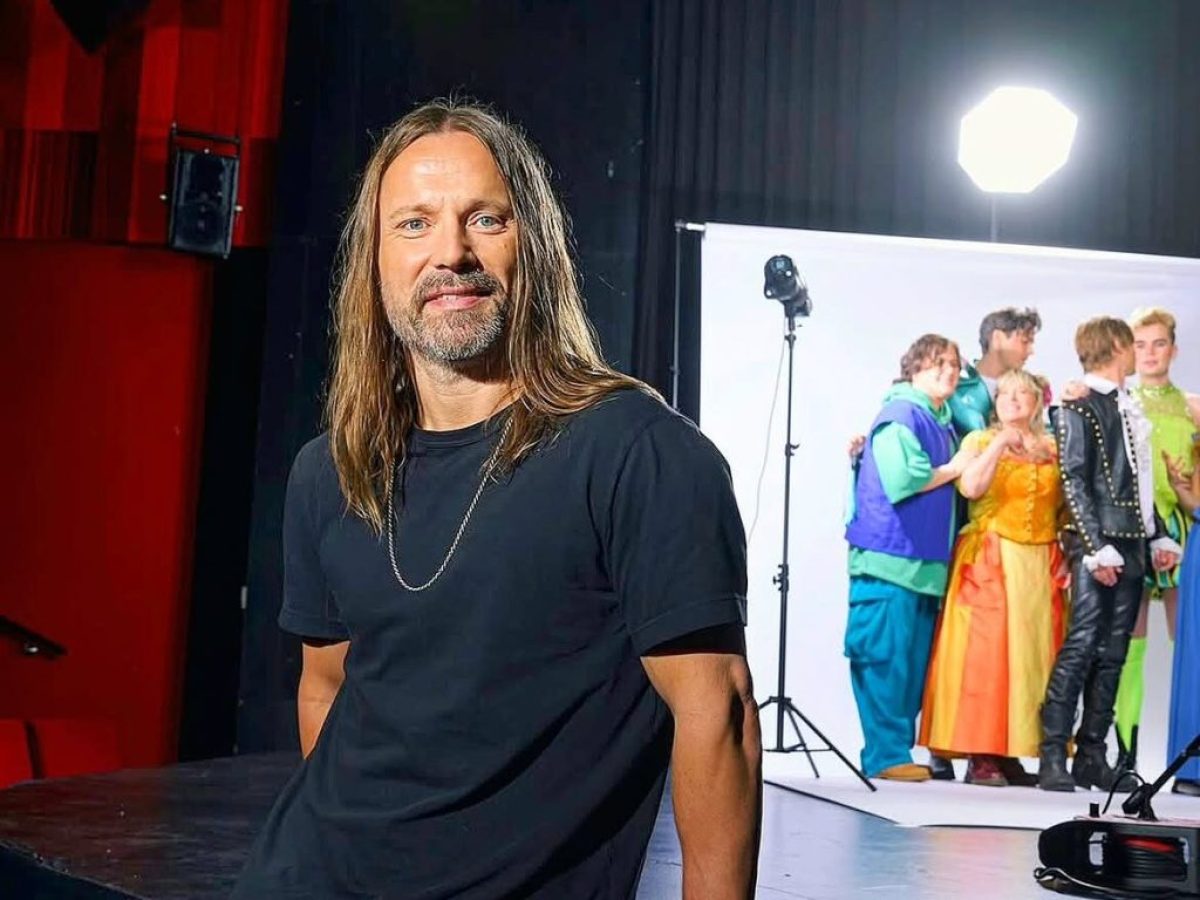 Max Martin: &Omicron; &Sigma;&omicron;&upsilon;&eta;&delta;ό&sigmaf; &theta;&rho;ύ&lambda;&omicron;&sigmaf; &pi;ί&sigma;&omega; &alpha;&pi;ό 28 &Nu;&omicron;1 &epsilon;&pi;&iota;&tau;&upsilon;&chi;ί&epsilon;&sigmaf; &sigma;&tau;&omicron; Billboard Hot 100