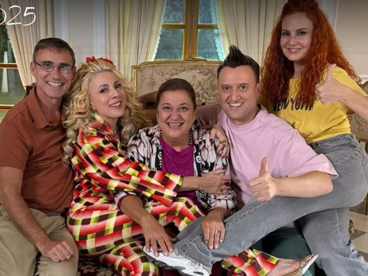 &Alpha;&pi;ό &tau;&alpha; 90s &mu;έ&chi;&rho;&iota; &sigma;ή&mu;&epsilon;&rho;&alpha;: 10 &tau;&rho;&alpha;&gamma;&omicron;ύ&delta;&iota;&alpha; &pi;&omicron;&upsilon; έ&gamma;&iota;&nu;&alpha;&nu; &laquo;&eta; &phi;&omega;&nu;ή&raquo; &alpha;&gamma;&alpha;&pi;&eta;&mu;έ&nu;&omega;&nu; &sigma;&epsilon;&iota;&rho;ώ&nu;