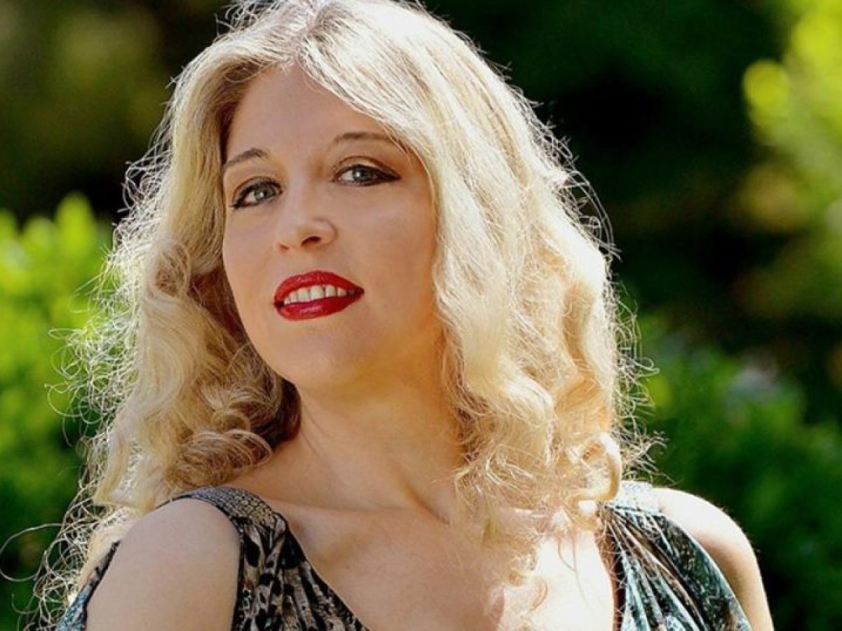 &Mu;&iota;&alpha; &epsilon;&lambda;&lambda;&eta;&nu;&iota;&kappa;ή &sigma;&upsilon;&mu;&mu;&epsilon;&tau;&omicron;&chi;ή &sigma;&tau;&alpha; 69&alpha; GRAMMY Awards | Lykavitos.gr